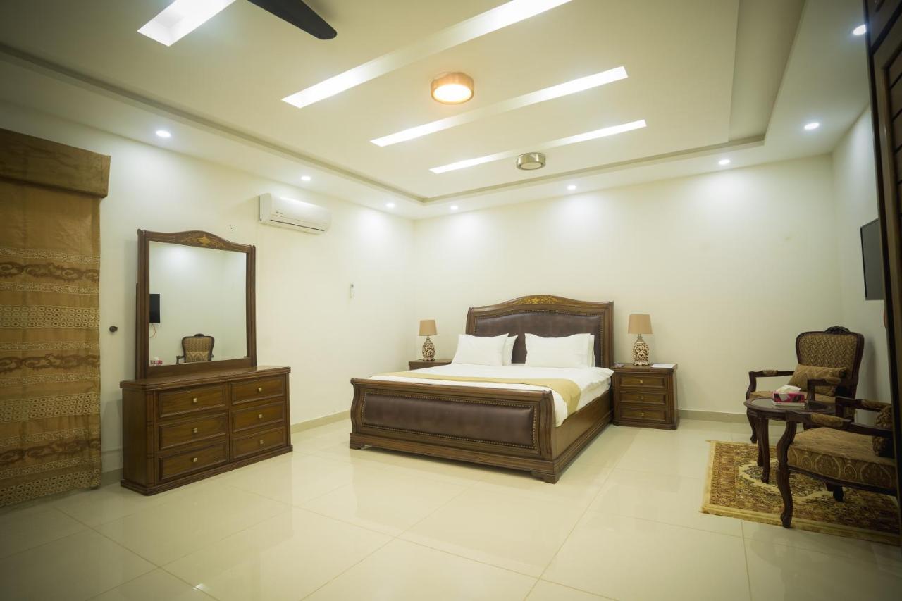 Canadian Inn Исламабад Экстерьер фото